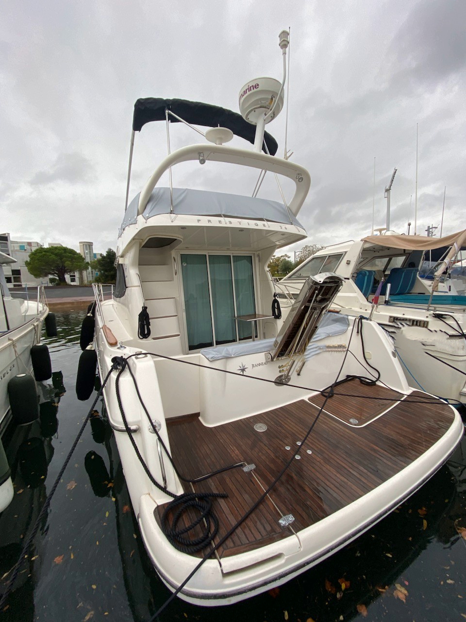 slider 14 Jeanneau Prestige 36 Fly